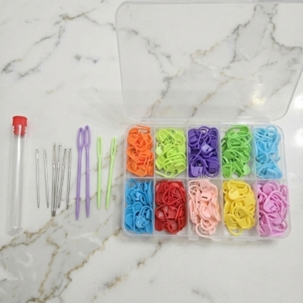 4 Pks Of 200 Pcs. Colorful Knitting Stitch Markers Set With Needles
